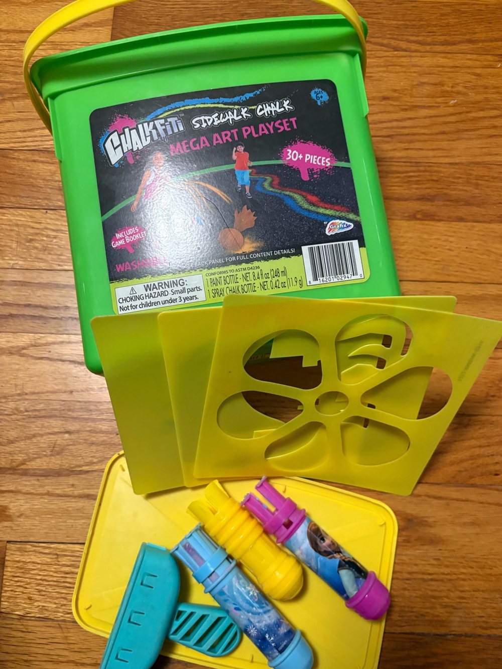 Sidewalk Chalk Mega Art Playset w/ Stencils– Yellow & Green
